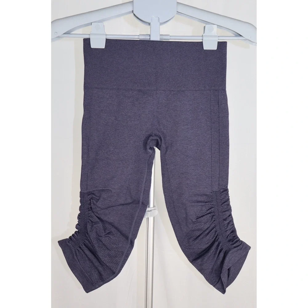 Lululemon Size 4 Women's In‎ the Flow Crop Leggings Navy Inseam 17